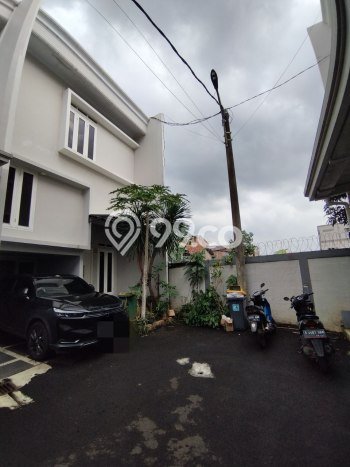 Dijual Rumah 4 Kamar Lokasi Ideal Bagus dan Strategis di Jagakarsa Dijual Rumah 4 Kamar Lokasi Ideal Bagus dan Strategis di Jagakarsa