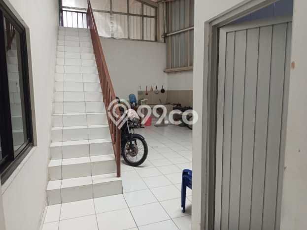 Gudang Kawasan Cibinong, Luas 1400m², Area Komersial, Siap Operasi Gudang Kawasan Cibinong, Luas 1400m², Area Komersial, Siap Operasi
