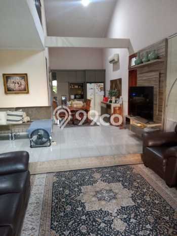 Rumah Luxury Modern Tanpa Renovasi di Rawamangun Jakarta Timur Rumah Luxury Modern Tanpa Renovasi di Rawamangun Jakarta Timur