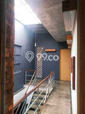 Siap Huni Rumah Minimalis & Modern LB 200m2 di Sumurbandung Siap Huni Rumah Minimalis & Modern LB 200m2 di Sumurbandung