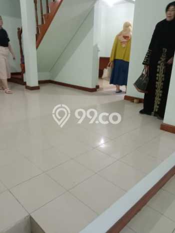 Lokasi terbaik! Rumah siap pakai disewakan di Antapani LB 250m2 Lokasi terbaik! Rumah siap pakai disewakan di Antapani LB 250m2