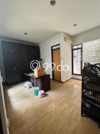 Lokasi terbaik! Rumah siap pakai dikontrakkan di Cicendo LB 300m2 Lokasi terbaik! Rumah siap pakai dikontrakkan di Cicendo LB 300m2