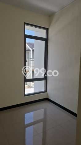 BEST PRICE! Rumah di Margaasih, Akses ke Fasilitas, 2 KT, LT 72m2m² Bangunan 80m2m² BEST PRICE! Rumah di Margaasih, Akses ke Fasilitas, 2 KT, LT 72m2m² Bangunan 80m2m²