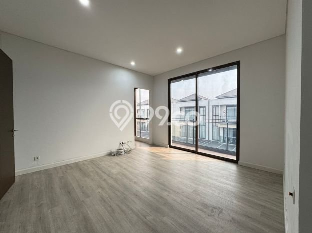 Rumah sewa siap pakai 5 KT di BSD City, Tangerang Rumah sewa siap pakai 5 KT di BSD City, Tangerang