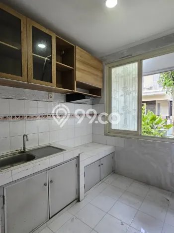 Disewakan! Rumah 2 Kamar Tidur &
1 Kamar Mandi di Citraland, Surabaya Disewakan! Rumah 2 Kamar Tidur &
1 Kamar Mandi di Citraland, Surabaya