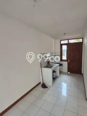 Rumah Sewa Surabaya LT 120m2 LB 54m2 Area Citraland Rumah Sewa Surabaya LT 120m2 LB 54m2 Area Citraland