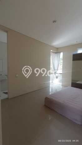 Rumah Lingkungan Nyaman di Citraland, Surabaya, LT 135m2m² LB 140m2m² Rumah Lingkungan Nyaman di Citraland, Surabaya, LT 135m2m² LB 140m2m²