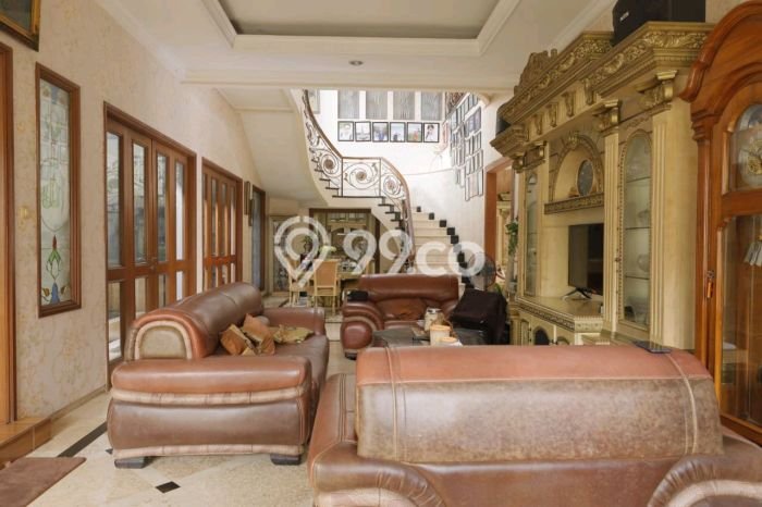 Rumah Mewah LB 399m2 Siap Pakai Desain Elegan di Pekayon, Bekasi Rumah Mewah LB 399m2 Siap Pakai Desain Elegan di Pekayon, Bekasi