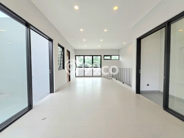 Hunian Elit LB 260m2 Siap Huni Desain Elegan di BSD The Green, Tangerang Hunian Elit LB 260m2 Siap Huni Desain Elegan di BSD The Green, Tangerang