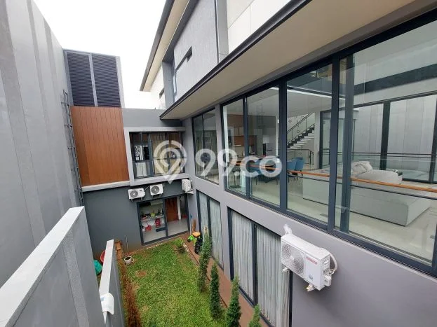 Ready to Use! Luxury House LT 495m2 Desain Elegan di Lengkong Kulon Ready to Use! Luxury House LT 495m2 Desain Elegan di Lengkong Kulon