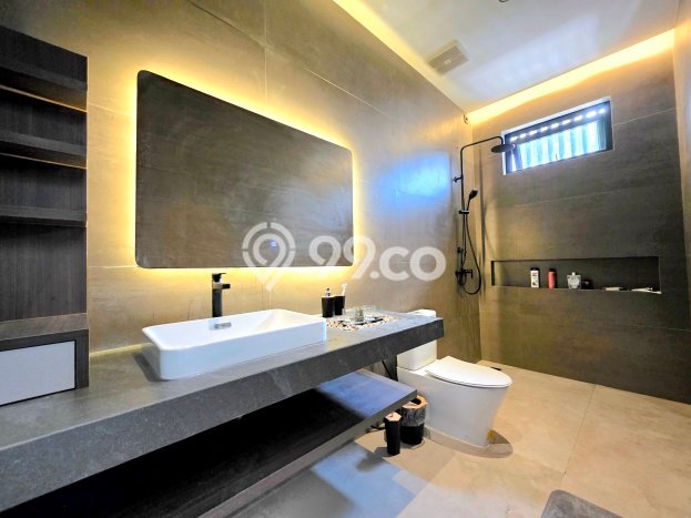 Ready to Use! Luxury House LT 160m2 Desain Elegan di Alam Sutera Ready to Use! Luxury House LT 160m2 Desain Elegan di Alam Sutera