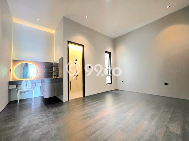 Ready to Use! Luxury House LT 160m2 Desain Elegan di Alam Sutera Ready to Use! Luxury House LT 160m2 Desain Elegan di Alam Sutera