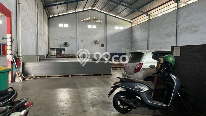 INVESTASI MENGUNTUNGKAN! Gudang Kawasan Jurumudi, Luas 500m², Pusat Komersial INVESTASI MENGUNTUNGKAN! Gudang Kawasan Jurumudi, Luas 500m², Pusat Komersial