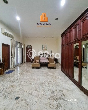 Ready to Use! Luxury House LT 865m2 Desain Elegan di Mega Kuningan Ready to Use! Luxury House LT 865m2 Desain Elegan di Mega Kuningan