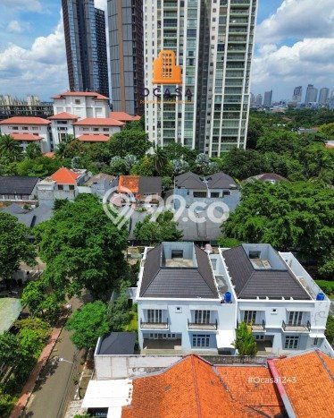 Siap Huni Rumah Mewah 4 Kamar di Kebayoran Baru Dekat ke Mana Pun Siap Huni Rumah Mewah 4 Kamar di Kebayoran Baru Dekat ke Mana Pun