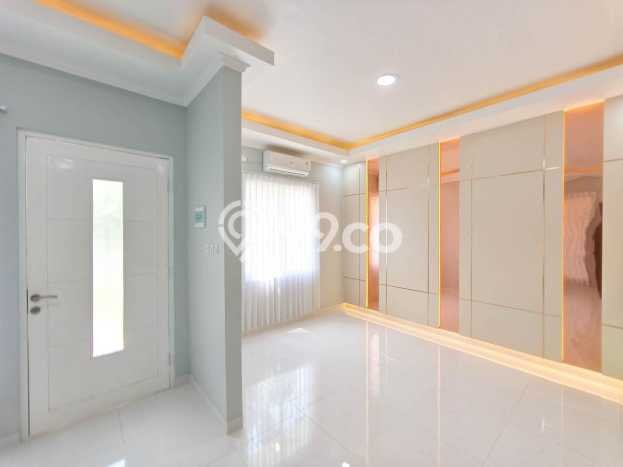Rumah Luas Asri 3 KT Siap Pakai di Jelupang Tangerang Rumah Luas Asri 3 KT Siap Pakai di Jelupang Tangerang
