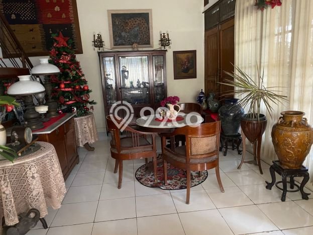 Jual Rumah Luas Elegan Dengan View Eksklusif di Bintaro, Jakarta Selatan Jual Rumah Luas Elegan Dengan View Eksklusif di Bintaro, Jakarta Selatan
