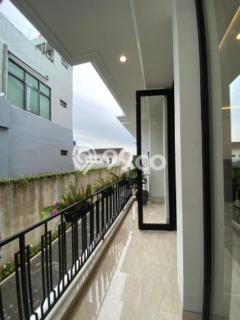 Siap Huni Rumah Mewah 4 Kamar di Kebayoran Baru Dekat ke Mana Saja Siap Huni Rumah Mewah 4 Kamar di Kebayoran Baru Dekat ke Mana Saja