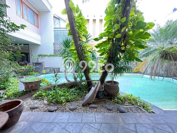 Rumah Elit Modern Tanpa Renovasi di Pondok Indah Jakarta Selatan Rumah Elit Modern Tanpa Renovasi di Pondok Indah Jakarta Selatan