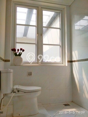 Rumah Mewah LB 250m2 Siap Huni Desain Elegan di Cipinang, Jakarta Timur Rumah Mewah LB 250m2 Siap Huni Desain Elegan di Cipinang, Jakarta Timur