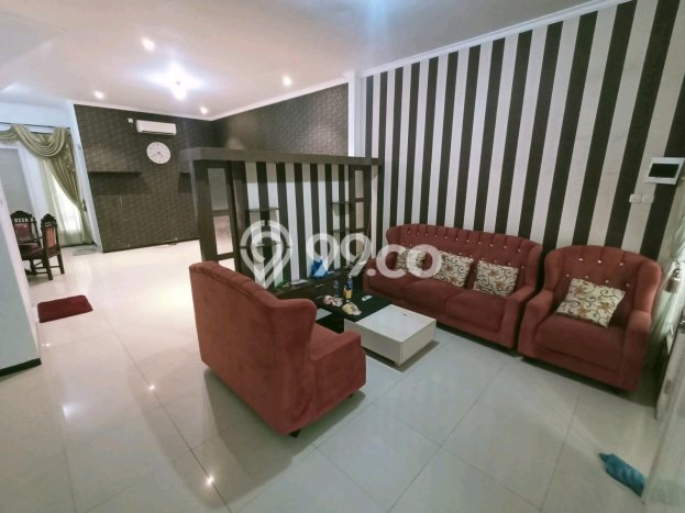 Dijual Rumah 5 Kamar Lokasi Ideal Nyaman dan Strategis di Gayungan Dijual Rumah 5 Kamar Lokasi Ideal Nyaman dan Strategis di Gayungan