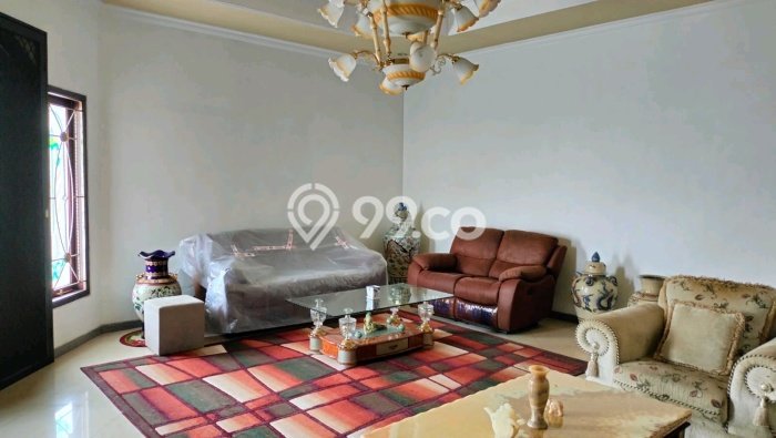 Rumah LT 350m2m² Konsep Modern di Kawasan Elite Karangploso, Malang Rumah LT 350m2m² Konsep Modern di Kawasan Elite Karangploso, Malang