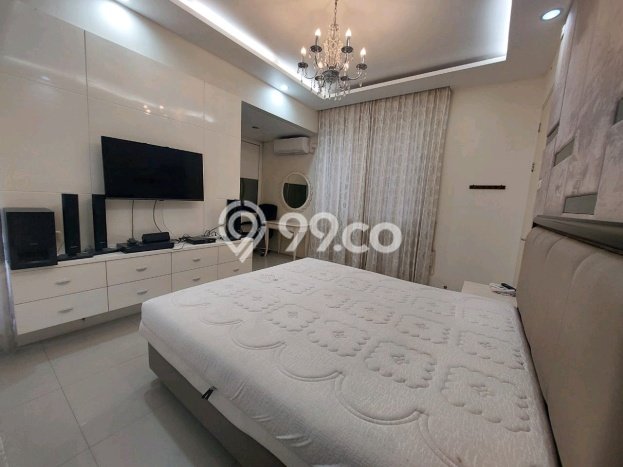 Hot Offer Hunian Mewah Ideal dan Luas di Wiyung, Surabaya Hot Offer Hunian Mewah Ideal dan Luas di Wiyung, Surabaya