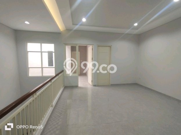 Rumah Elit Modern Tanpa Renovasi di Manyar Surabaya Rumah Elit Modern Tanpa Renovasi di Manyar Surabaya