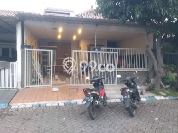 Rumah Nyaman dengan Luas Tanah 119m2m² dan Luas Bangunan 122m2m² di Area Rungkut, Surabaya Rumah Nyaman dengan Luas Tanah 119m2m² dan Luas Bangunan 122m2m² di Area Rungkut, Surabaya