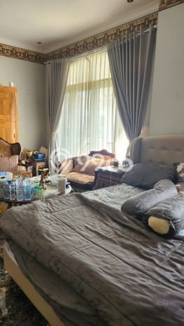 Rumah Mewah Dijual LT 240m2 di Lakarsantri, Surabaya Rumah Mewah Dijual LT 240m2 di Lakarsantri, Surabaya