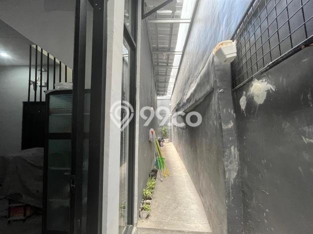 Unit Kost Dijual di Gresik dengan 17 Kamar Tidur & Luas Bangunan 242m2 Unit Kost Dijual di Gresik dengan 17 Kamar Tidur & Luas Bangunan 242m2