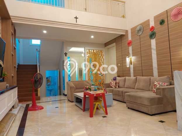 For Sale Rumah Mewah Exclusive di Dukuh Pakis, Surabaya For Sale Rumah Mewah Exclusive di Dukuh Pakis, Surabaya