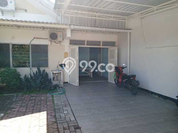 PROMO TERBATAS! Rumah Premium area Sukomanunggal, Surabaya, Luas 275m2m² Bangunan 200m2m² PROMO TERBATAS! Rumah Premium area Sukomanunggal, Surabaya, Luas 275m2m² Bangunan 200m2m²