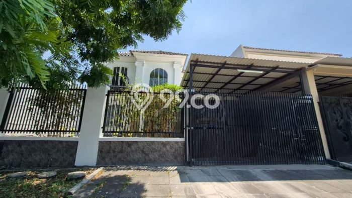Disewakan! Rumah 3 Kamar Tidur &
2 Kamar Mandi di Citraland, Surabaya Disewakan! Rumah 3 Kamar Tidur &
2 Kamar Mandi di Citraland, Surabaya