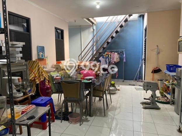 Dijual Rumah 4 Kamar Lokasi Ideal Nyaman dan Strategis di Wiyung Dijual Rumah 4 Kamar Lokasi Ideal Nyaman dan Strategis di Wiyung
