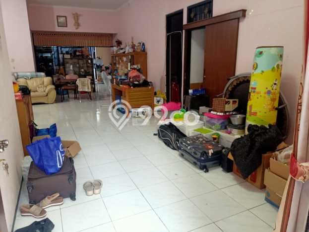 Dijual Rumah 4 Kamar Lokasi Ideal Nyaman dan Strategis di Wiyung Dijual Rumah 4 Kamar Lokasi Ideal Nyaman dan Strategis di Wiyung