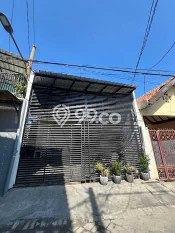 Unit Kost Dijual di Gresik dengan 17 Kamar Tidur & Luas Bangunan 242m2 Unit Kost Dijual di Gresik dengan 17 Kamar Tidur & Luas Bangunan 242m2