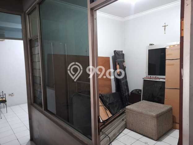 Unit Gudang Dijual di Taman Sidoarjo Luas Tanah 400m2, Luas Bangunan 300m2 Unit Gudang Dijual di Taman Sidoarjo Luas Tanah 400m2, Luas Bangunan 300m2