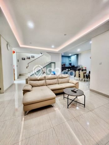For Sale! Luxury House LT 144m2 Desain Modern di Margomulyo For Sale! Luxury House LT 144m2 Desain Modern di Margomulyo