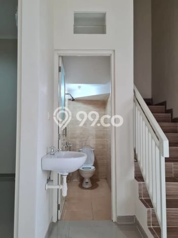 Dijual Cepat Rumah Bagus Siap Huni LB 100m2 di Tenggilis Mejoyo, Surabaya Dijual Cepat Rumah Bagus Siap Huni LB 100m2 di Tenggilis Mejoyo, Surabaya