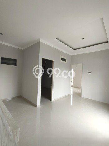 For Sale Hunian Rumah Terawat 3 KT di Sutorejo, Surabaya For Sale Hunian Rumah Terawat 3 KT di Sutorejo, Surabaya