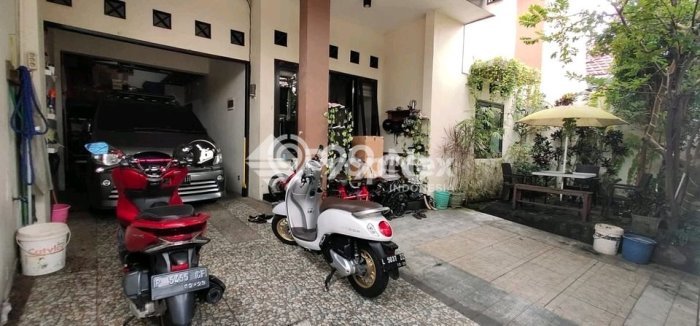 Dijual Cepat Rumah Bagus Siap Huni LB 350m2 di Wiyung, Surabaya Dijual Cepat Rumah Bagus Siap Huni LB 350m2 di Wiyung, Surabaya