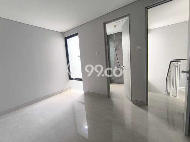 Jual Rumah Eksklusif 3 KT di Pakuwon, Surabaya Jual Rumah Eksklusif 3 KT di Pakuwon, Surabaya