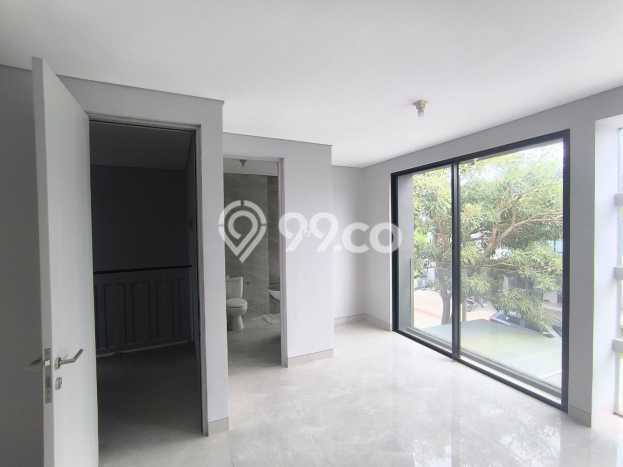Jual Rumah Eksklusif 3 KT di Pakuwon, Surabaya Jual Rumah Eksklusif 3 KT di Pakuwon, Surabaya