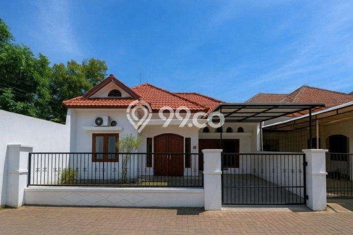 Rumah Strategis 2 KT LT 108m2m² di Tambaksari, Surabaya Rumah Strategis 2 KT LT 108m2m² di Tambaksari, Surabaya
