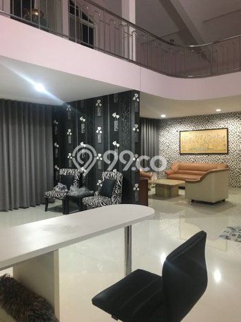 Rumah Sewa Surabaya LT 330m2 LB 275m2 Kawasan Darmo permai Rumah Sewa Surabaya LT 330m2 LB 275m2 Kawasan Darmo permai
