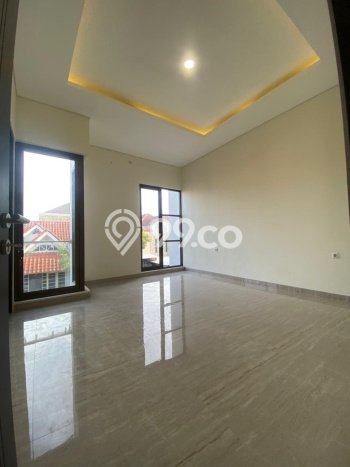 Hunian Mewah LB 230m2 Siap Huni Desain Elegan di Citraland, Surabaya Hunian Mewah LB 230m2 Siap Huni Desain Elegan di Citraland, Surabaya