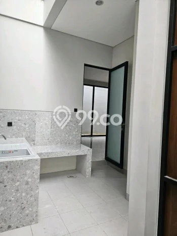 Disewakan! Rumah 3 Kamar Tidur &
3 Kamar Mandi di Citraland, Surabaya Disewakan! Rumah 3 Kamar Tidur &
3 Kamar Mandi di Citraland, Surabaya