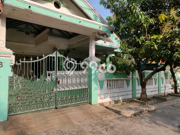 Rumah Bagus di Wonocolo, Surabaya, Luas Tanah 480m2m², Luas Bangunan 330m2m² Rumah Bagus di Wonocolo, Surabaya, Luas Tanah 480m2m², Luas Bangunan 330m2m²