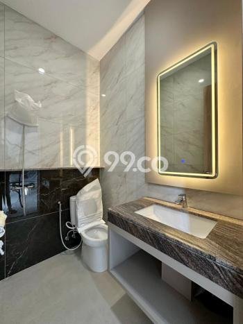For Sale! Luxury House LT 210m2 Desain Elegan di Surabaya Kota For Sale! Luxury House LT 210m2 Desain Elegan di Surabaya Kota